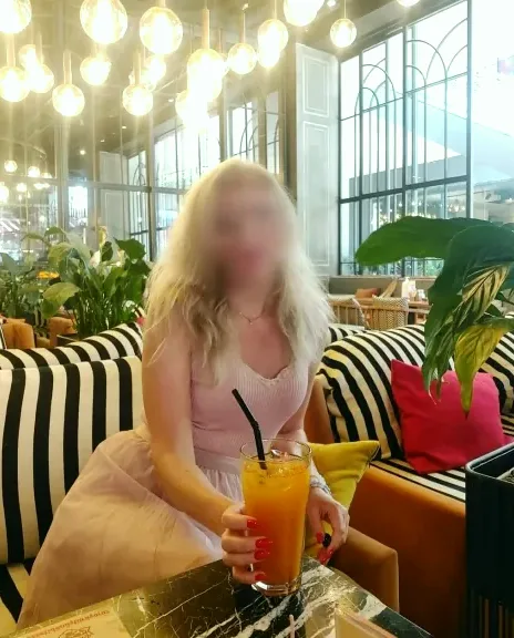 Cecilia, 38