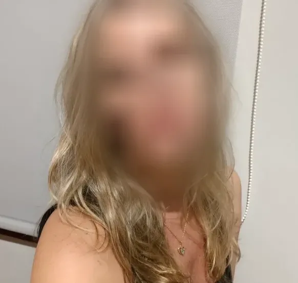 Emma, 36