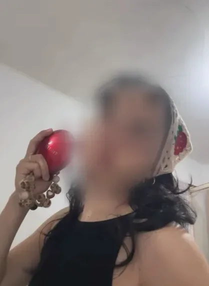 Jenni, 21