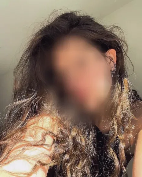 Julia, 19