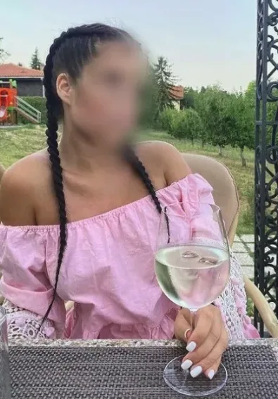 Laura, 30