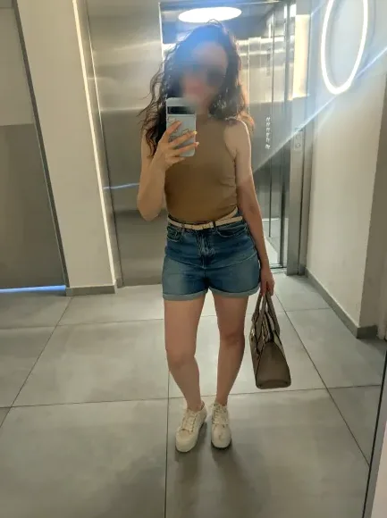 Sara, 40